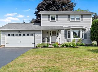 15 Picturesque Dr, Rochester, NY 14616
