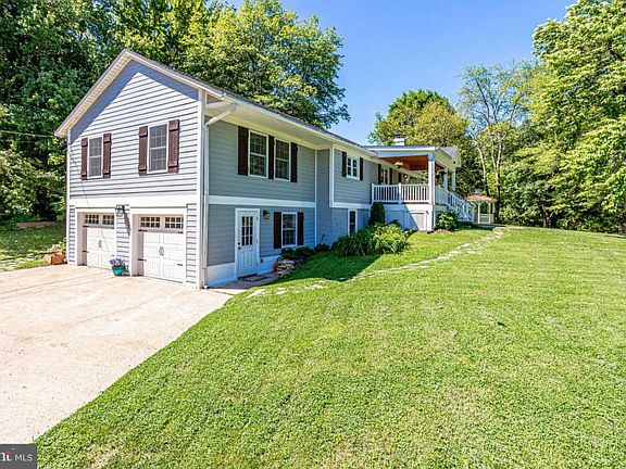 3rd image of 3801 Larchmont Dr