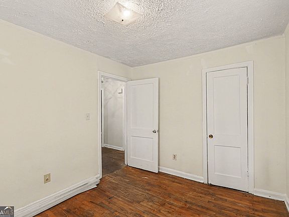 4th image of 2293 Ewing St SW