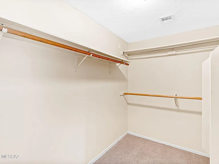 4906 N Sabino Gulch Ct — Photo 17
