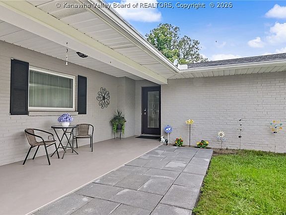 3rd image of 1405 Nottingham Rd
