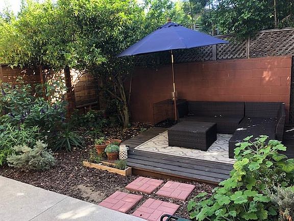 Patio/Rear Yard