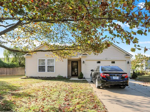 1965 Branchside Ct, Greenfield, IN 46140