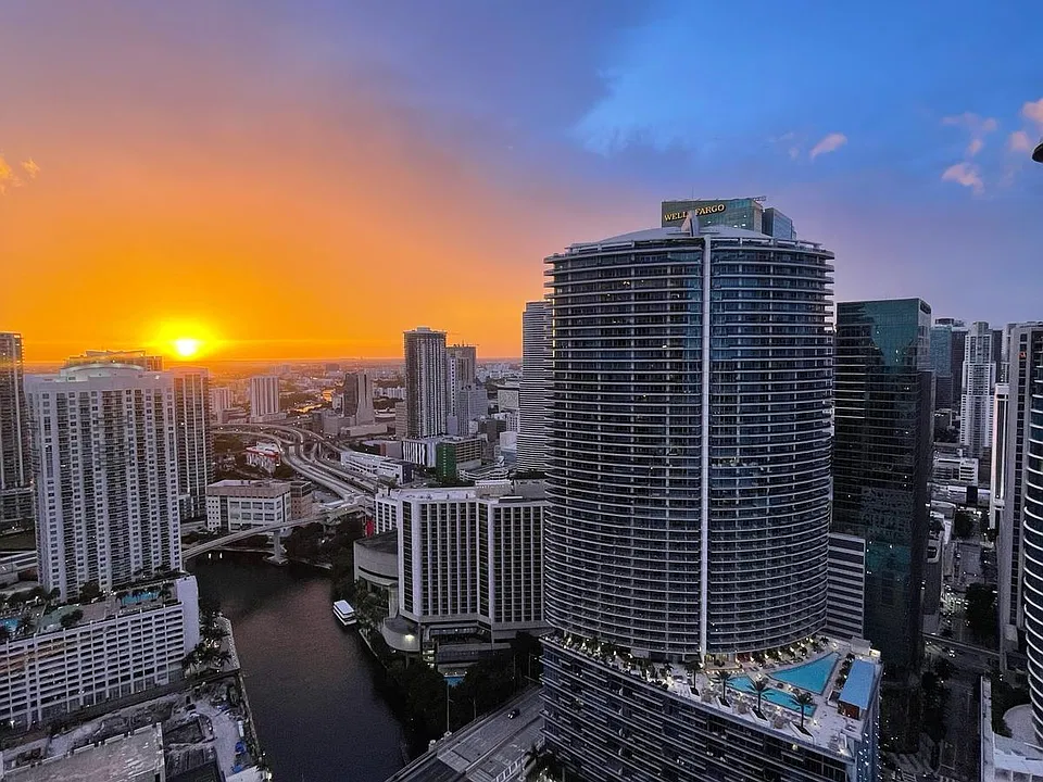 475 Brickell Ave #4512