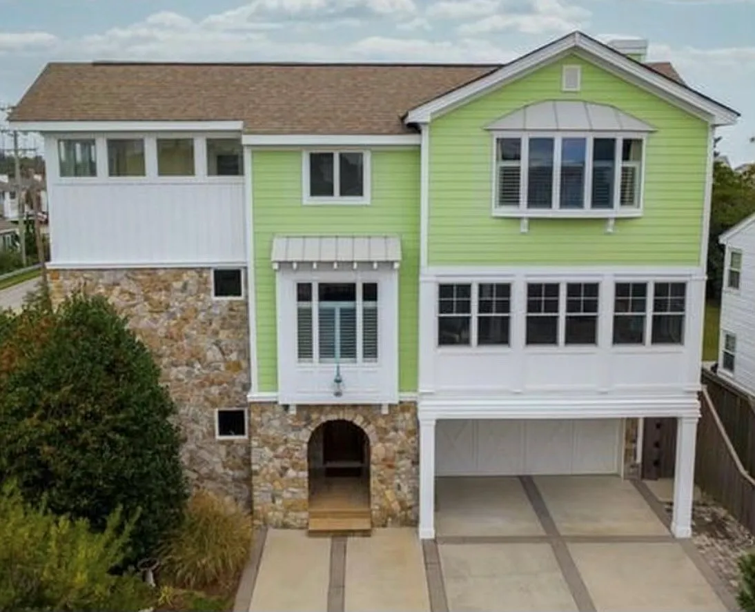 4 bed, 3.5 bath, 3596 sqft, $6,500 — Photo 1