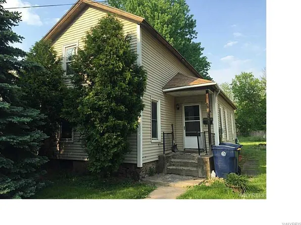 175 Mill St, Lockport, NY 14094