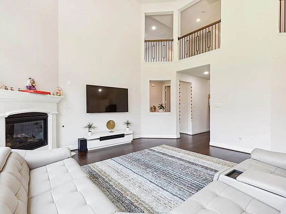 3rd image of 2901 Adon Springs Ln