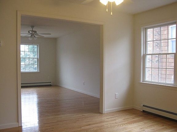 5th image of 167 Woodside Ave