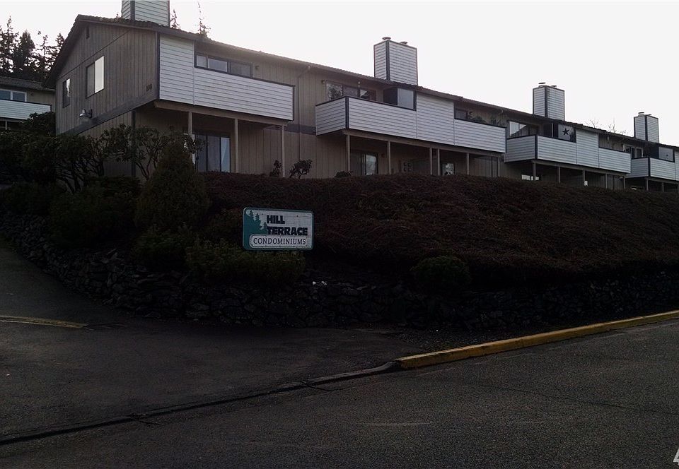 1st image of 110 19th Ave SE Unit 18