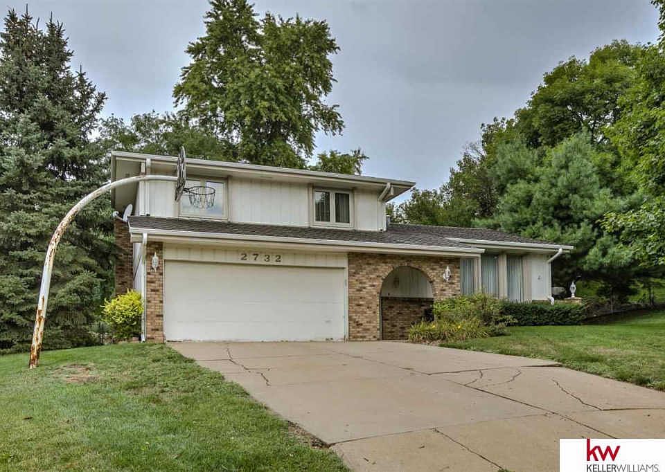 1st image of 2732 N 124th Cir