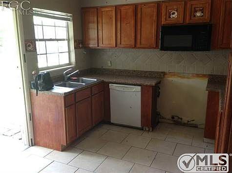 3rd image of 312 W El Paso Ave