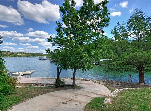 2nd image of 1137 Lake Shore Dr