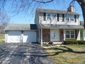 1st image of 637 Stewart Ct