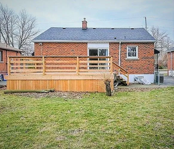 783 Queensdale Ave E #LOWER — Photo 14