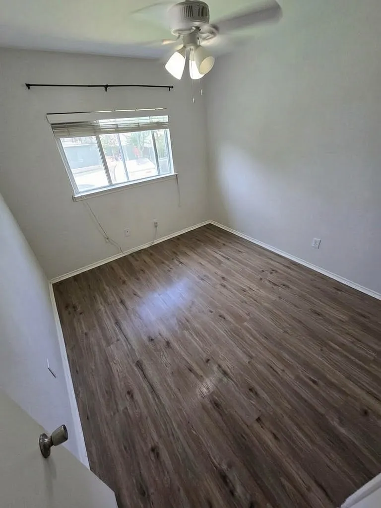 1 bed, 1430 sqft, $450 — Photo 2