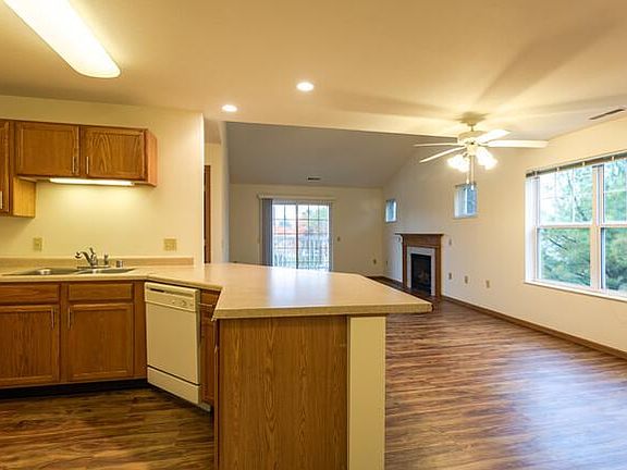 4th image of 360 Prairie Way Blvd