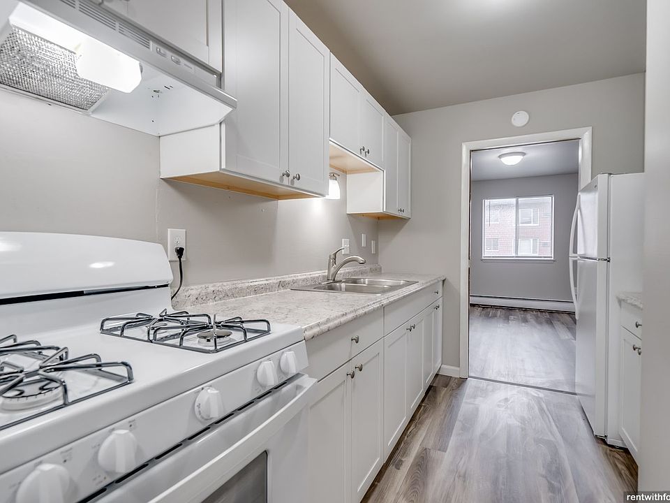 1st image of 409 S Webster Ave #433-105