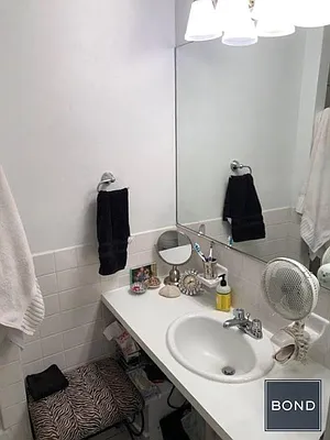 Rented by Bond New York | media 9