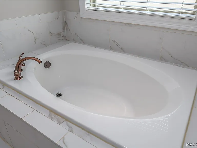 1613 Haworth Park Way — Photo 30