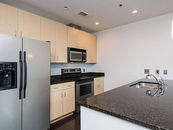 3rd image of 1920 20th Ave S APT 302