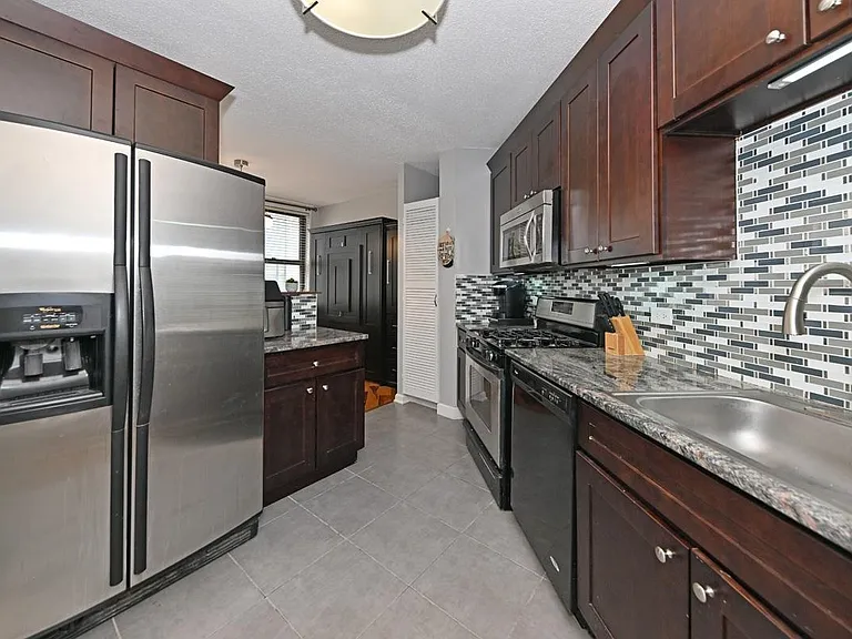 7004 Boulevard East #1-B — Photo 5