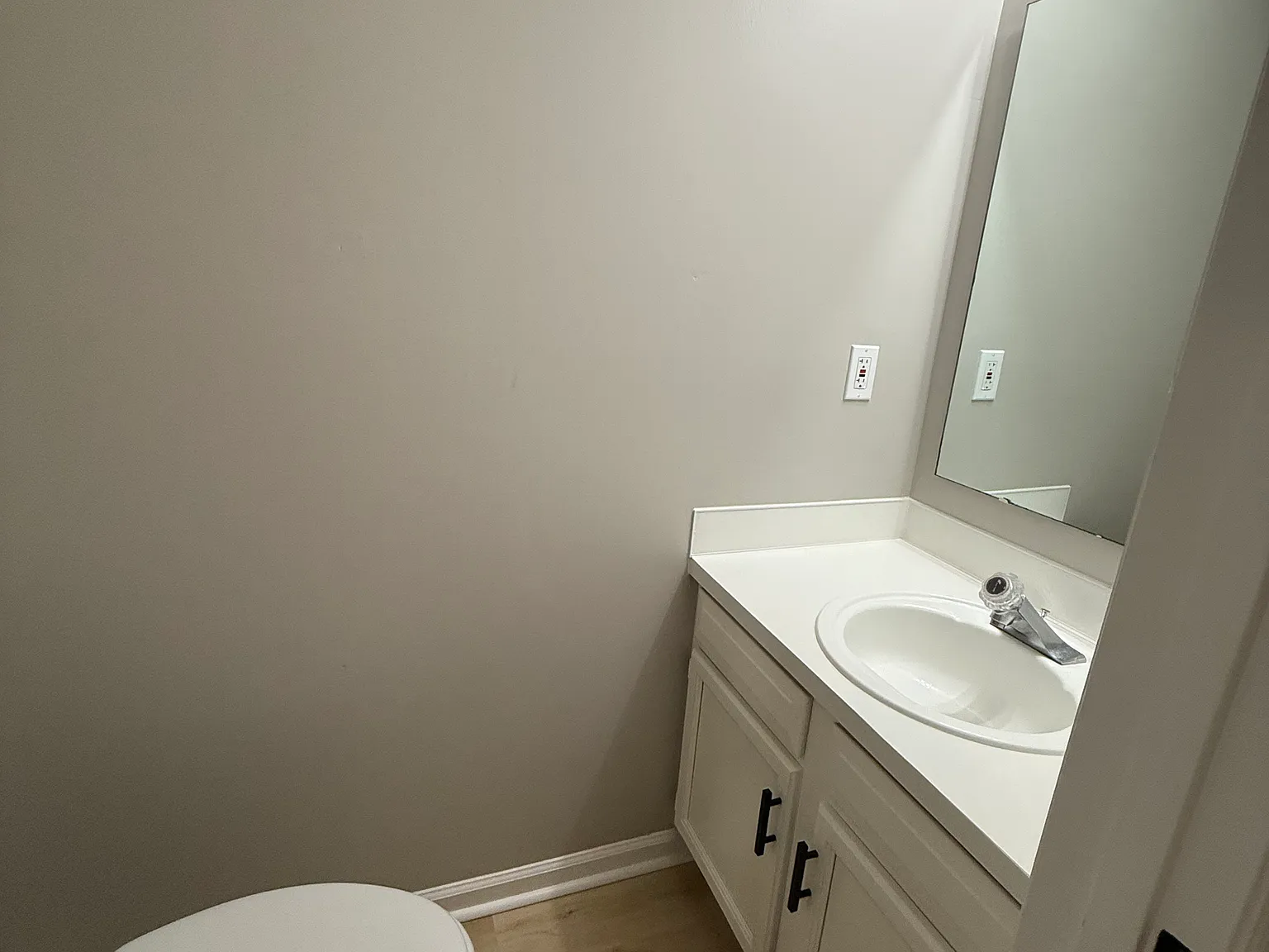 2 bed, 2.5 bath, 944 sqft, $1,650 — Photo 4