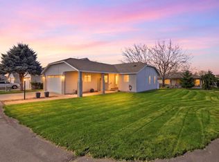 106 Tamarron Ln, Pasco, WA
