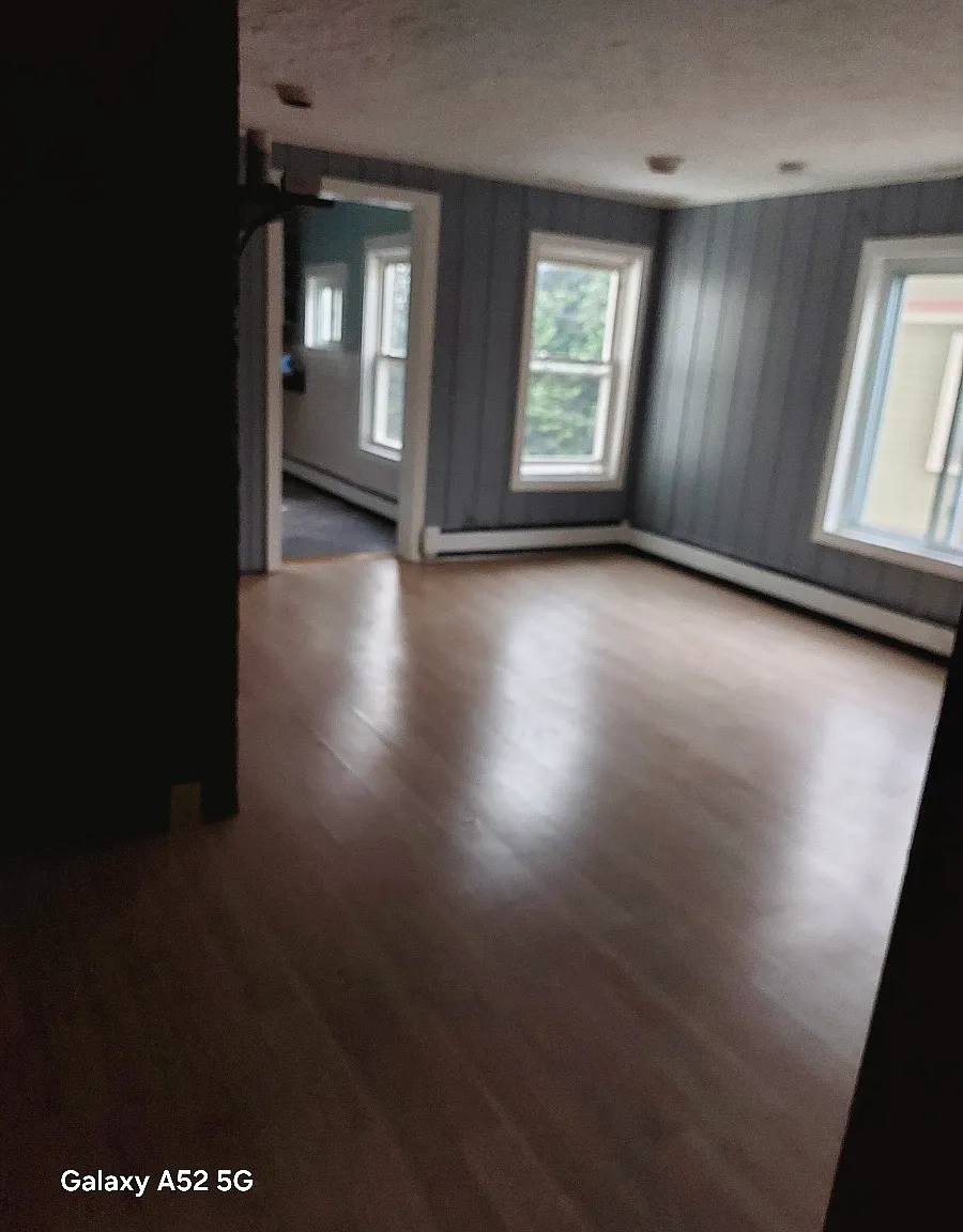 5 bed, 2.0 bath, 1100 sqft, $4,000 — Photo 4