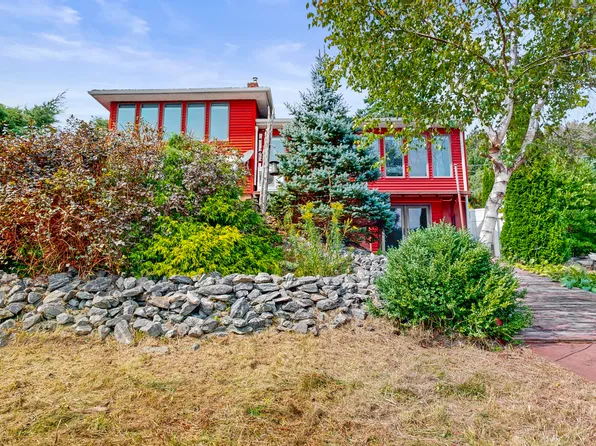 84 Cobbossee Avenue, Gardiner, ME 04345