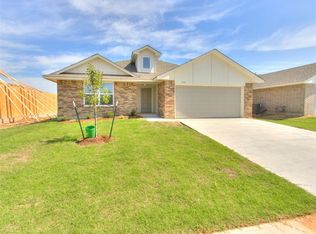 924 Hazy Brook Cir, Chickasha, OK 73018