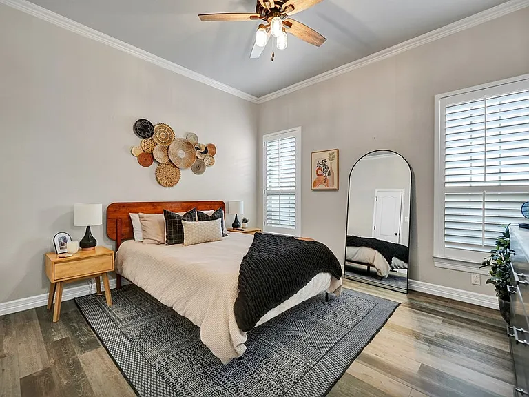 111 Lahaina Dr — Photo 24