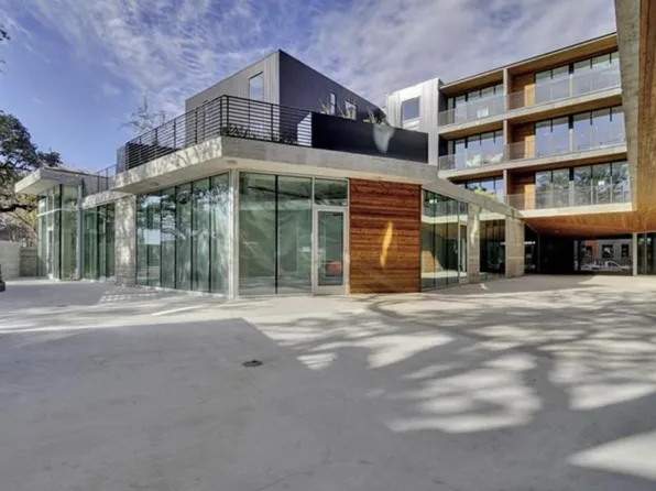 900 S 1st St #210, Austin, TX 78704