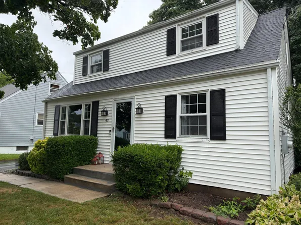 43 Longwood Dr, Hamilton, NJ 08620