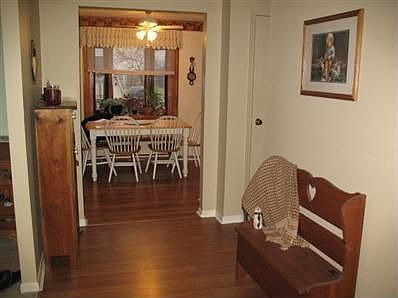 4th image of 7689 Whitehall Cir W