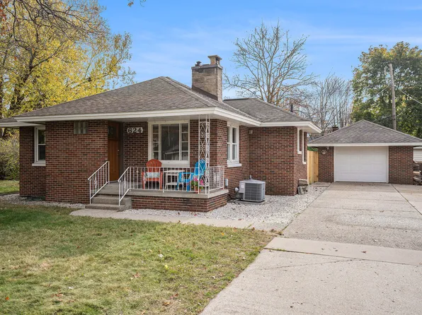 624 River St, Spring Lake, MI 49456