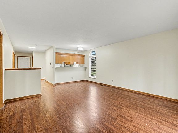 3rd image of 6065 Fairgrove St