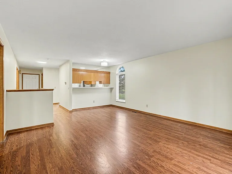 6065 Fairgrove St — Photo 3