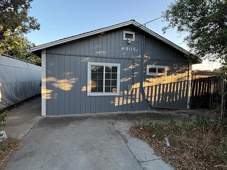 6905 Brentwood Blvd — Photo 8