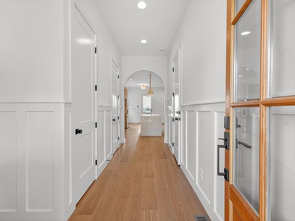 2nd image of 635 Claridge Dr