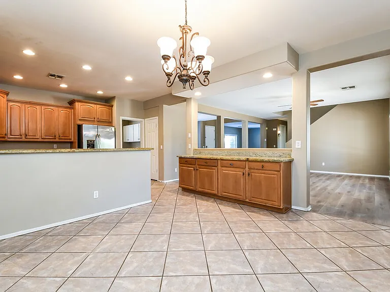 1081 E Horseshoe Dr — Photo 7