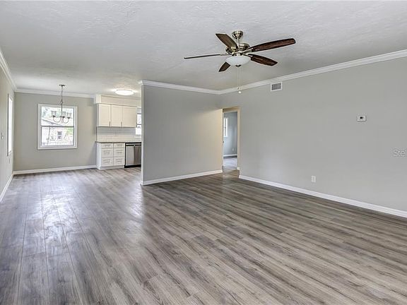 3rd image of 359 Dixson St