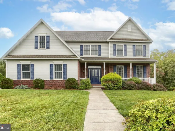 11 Greenwich Dr, Carlisle, PA 17015