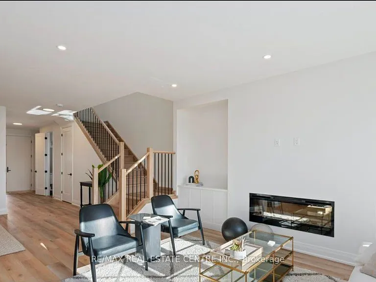 49 Lucas Rd #UPPER ONLY — Photo 12