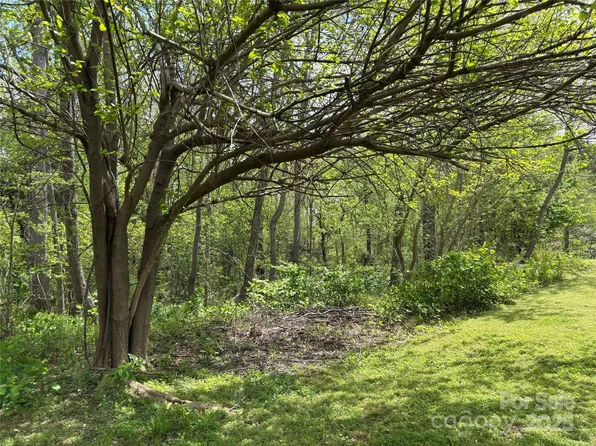 14th Ave SW, Hickory, NC 28602