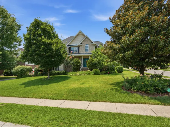 1529 Bunbury Dr, Thompsons Station, TN 37179