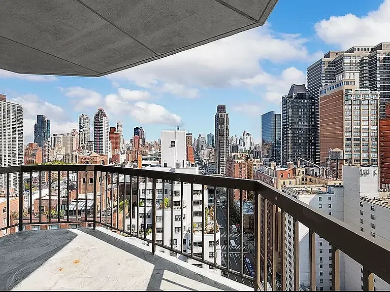 360 E 57th St #5A — Photo 9