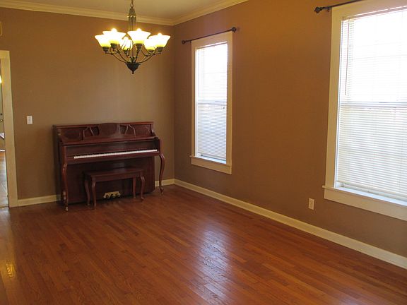 Formal dining room