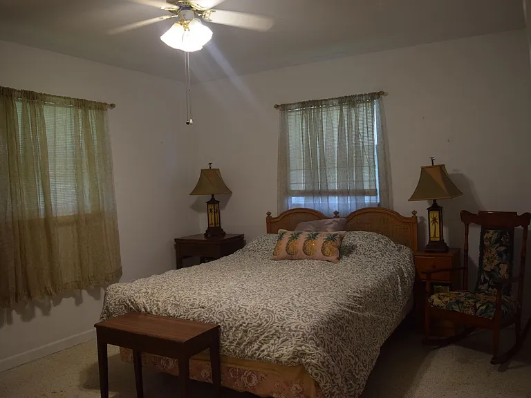 1622 NE Maureen Ct — Photo 14