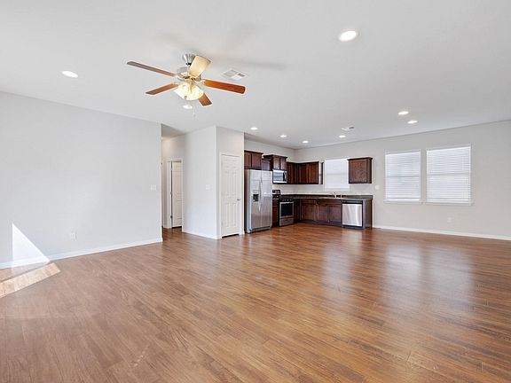 3rd image of 429 Cinnamon Teal Ln