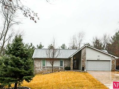 6617 Country Club Rd, Omaha, NE, 68152